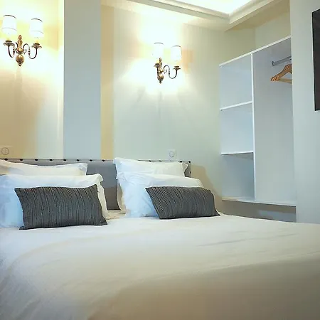 Louvre Opera Classic Chicsuites Parigi
